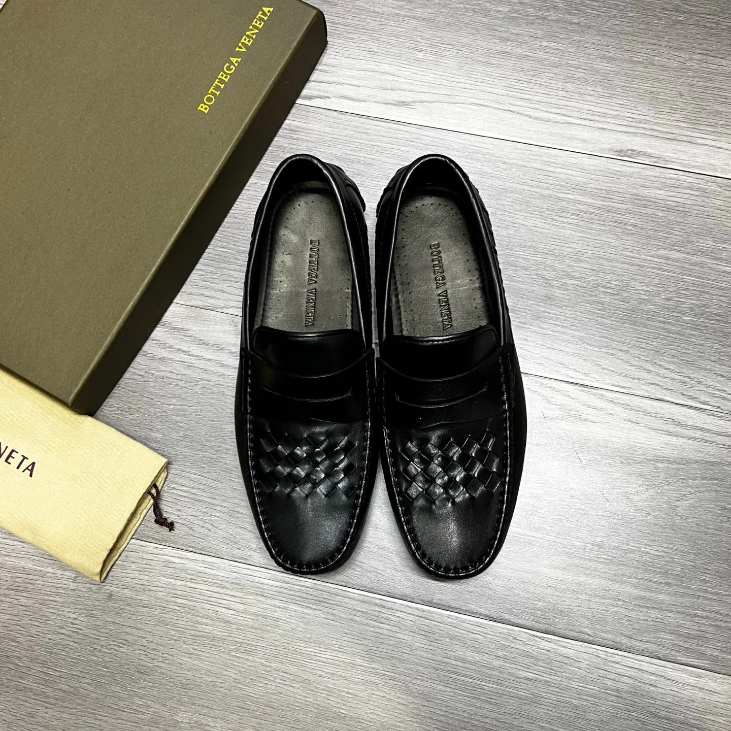 Factory price 480 BV 〰️Purely handmade classic men's beanie shoes👉👉driving shoes, slip-on shoes, made of imported cowhide from Italy, 💕water-dyed cowhide lining, 🔊original outsole, waterproof platform design, comfortable on the feet. Good choice for traveling and driving, single color available, code number: 38-44, (45 can be customized)